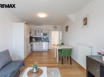 Pronájem bytu, 2+kk, 55 m²