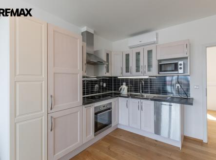 Pronájem bytu, 2+kk, 55 m²