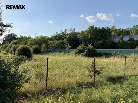 Prodej pozemku pro komerční výstavbu, 1 500 m²