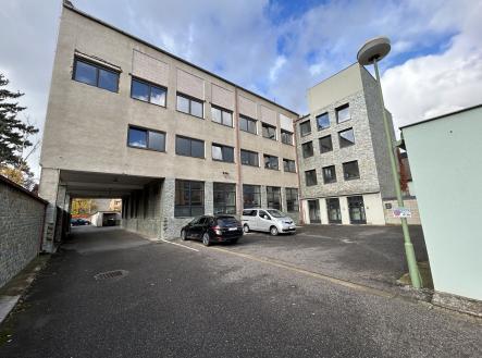 Víceúčelový objekt  v širším centru města