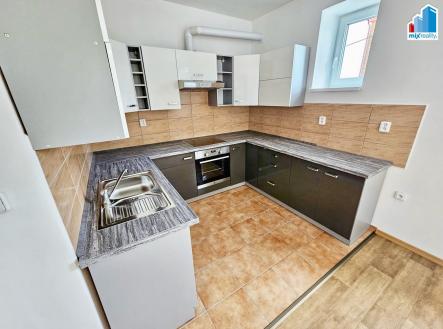 Pronájem bytu, 3+kk, 83 m²