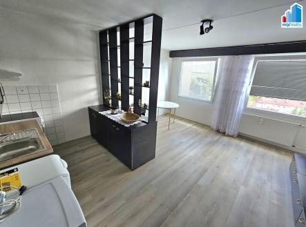 Pronájem bytu, 1+kk, 39 m²