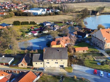 Prodej - nájemní dům, 227 m²