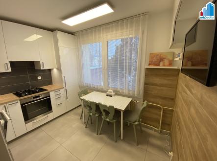 Pronájem bytu, 3+1, 62 m²