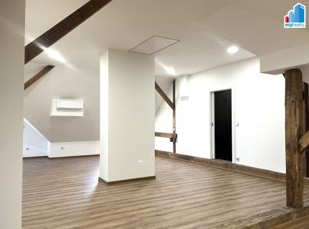 Pronájem bytu, 1+1, 100 m²