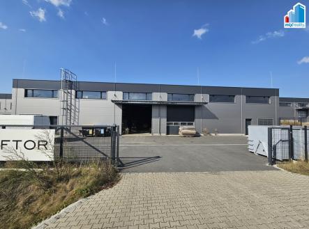 Pronájem komerčního objektu, sklad, 1 356 m²