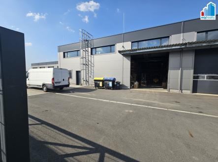 Pronájem komerčního objektu, sklad, 1 356 m²