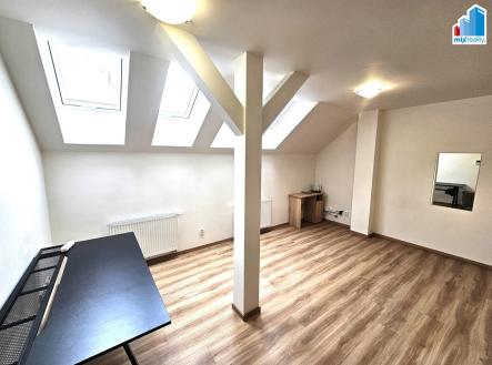 Pronájem bytu, 1+kk, 35 m²