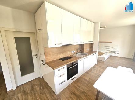 Pronájem bytu, 1+kk, 57 m²