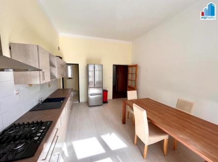 Pronájem bytu, 3+1, 110 m²