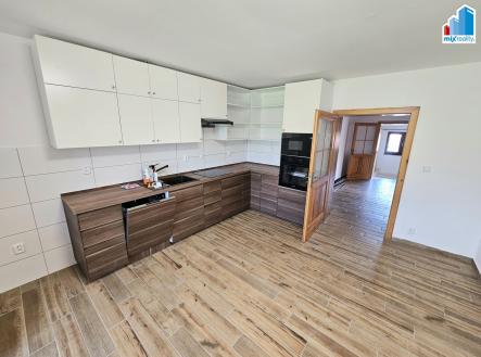 Pronájem bytu, 3+1, 162 m²