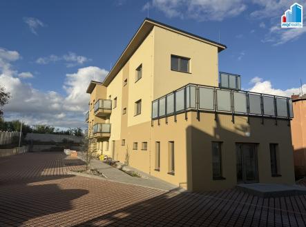 Pronájem komerčního objektu, administrativní budova, 60 m²