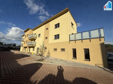 Pronájem komerčního objektu, administrativní budova, 60 m²