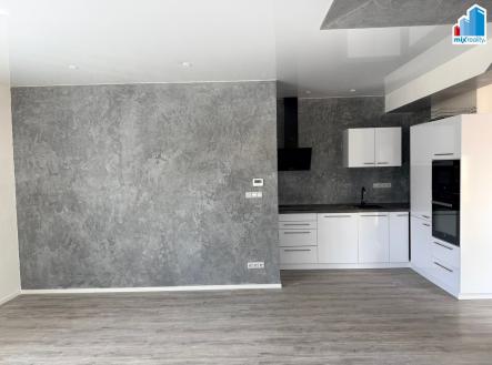 Pronájem bytu, 3+kk, 80 m²