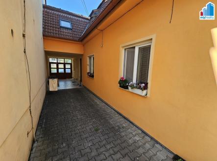 Pronájem bytu, 1+kk, 32 m²