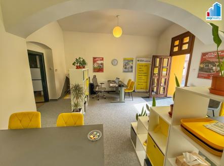 Pronájem kanceláře, 56 m²