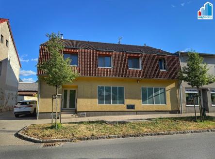 Pronájem obchodní prostory, 160 m²
