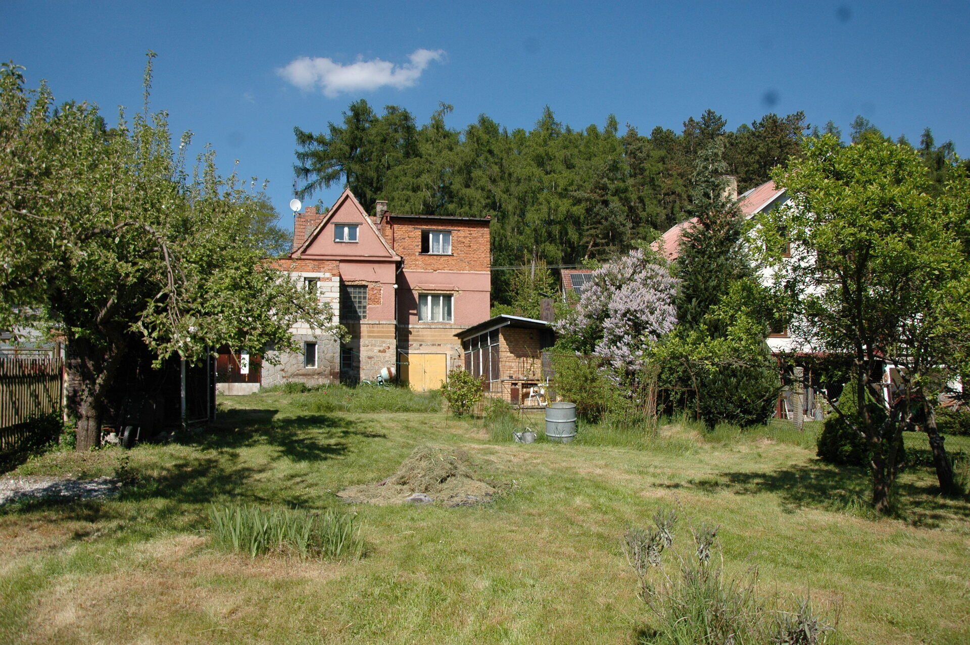 Rodinný dům na krásném pozemku v klidné lokalitě Záluží, Třemošná
