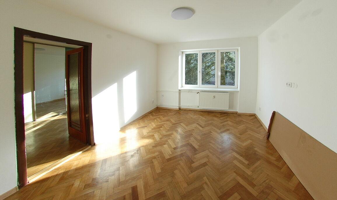 Hezký byt 2+1 s balkonem v Plzni na Slovanech