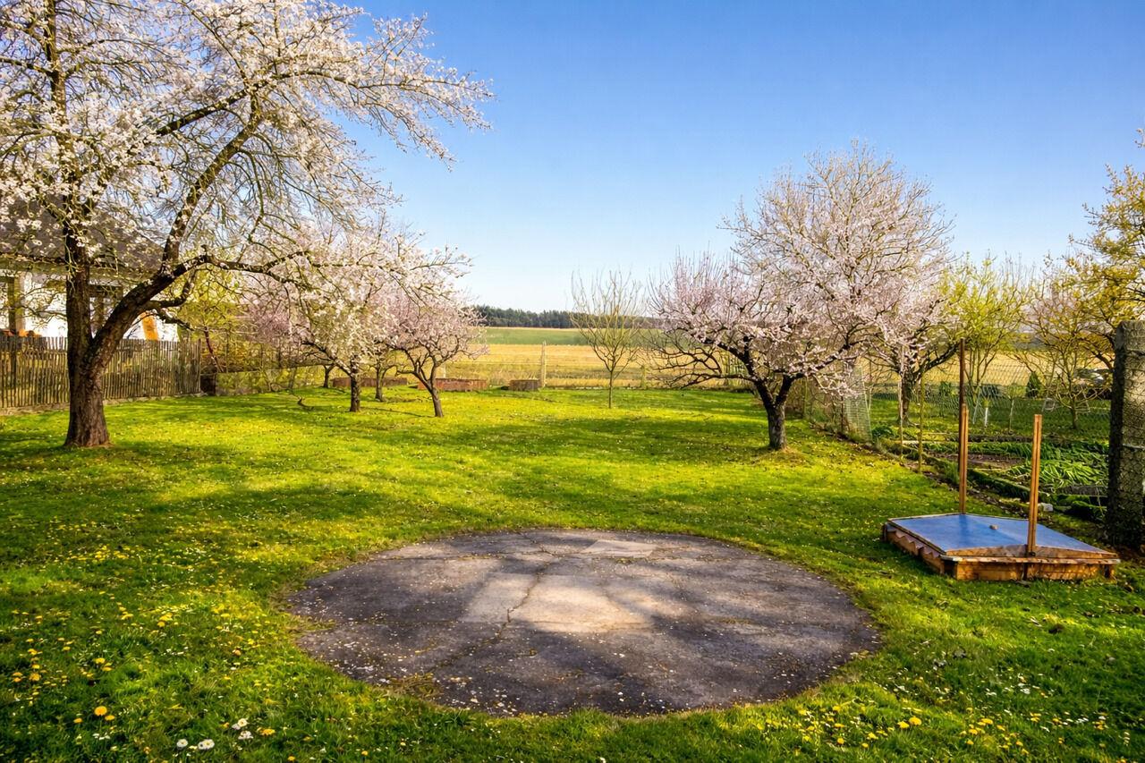 Pronájem rodinného domu se zahradou v Chotěšově