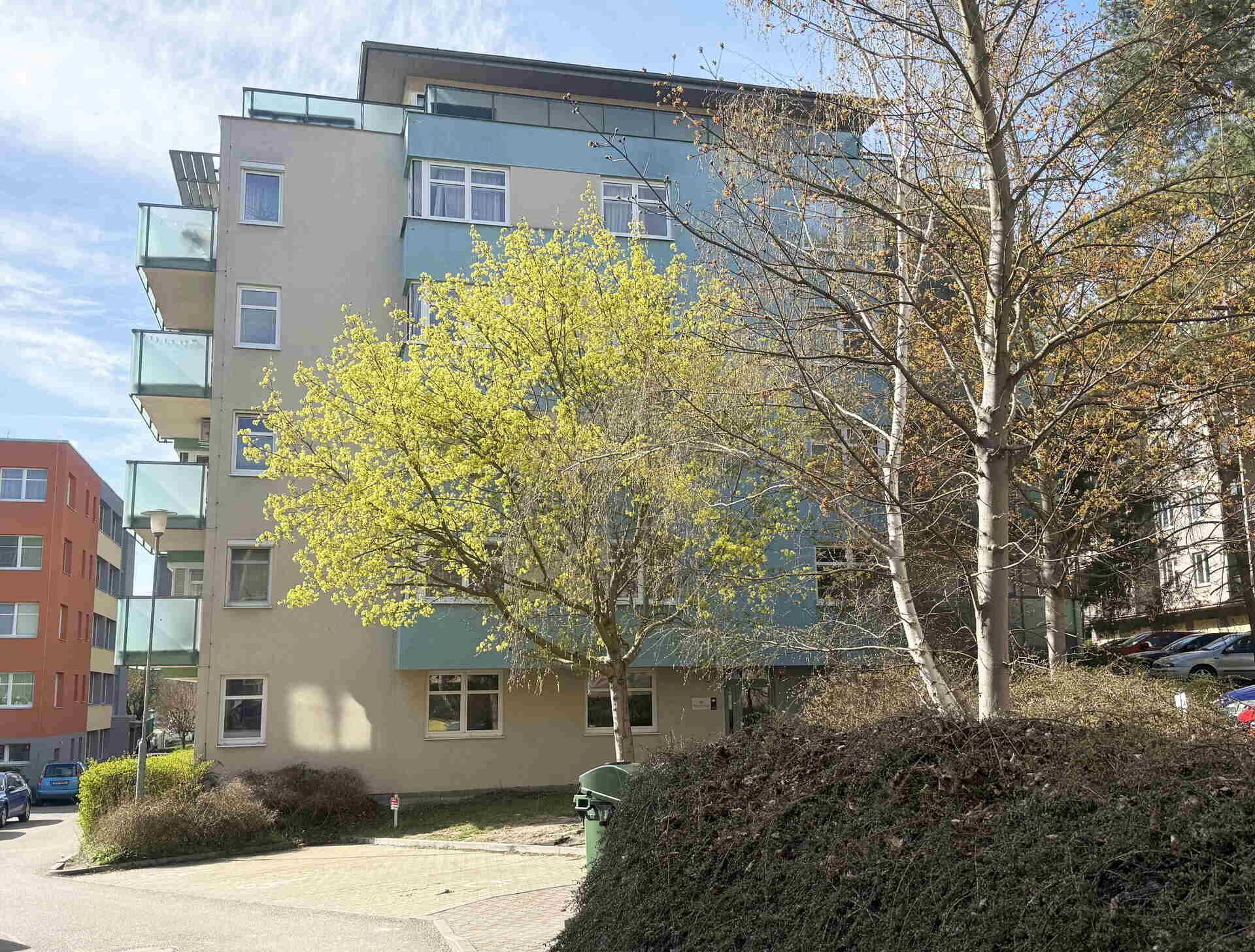 Nadstandardní 2+kk (62 m²) s velkým balkonem v Plzni