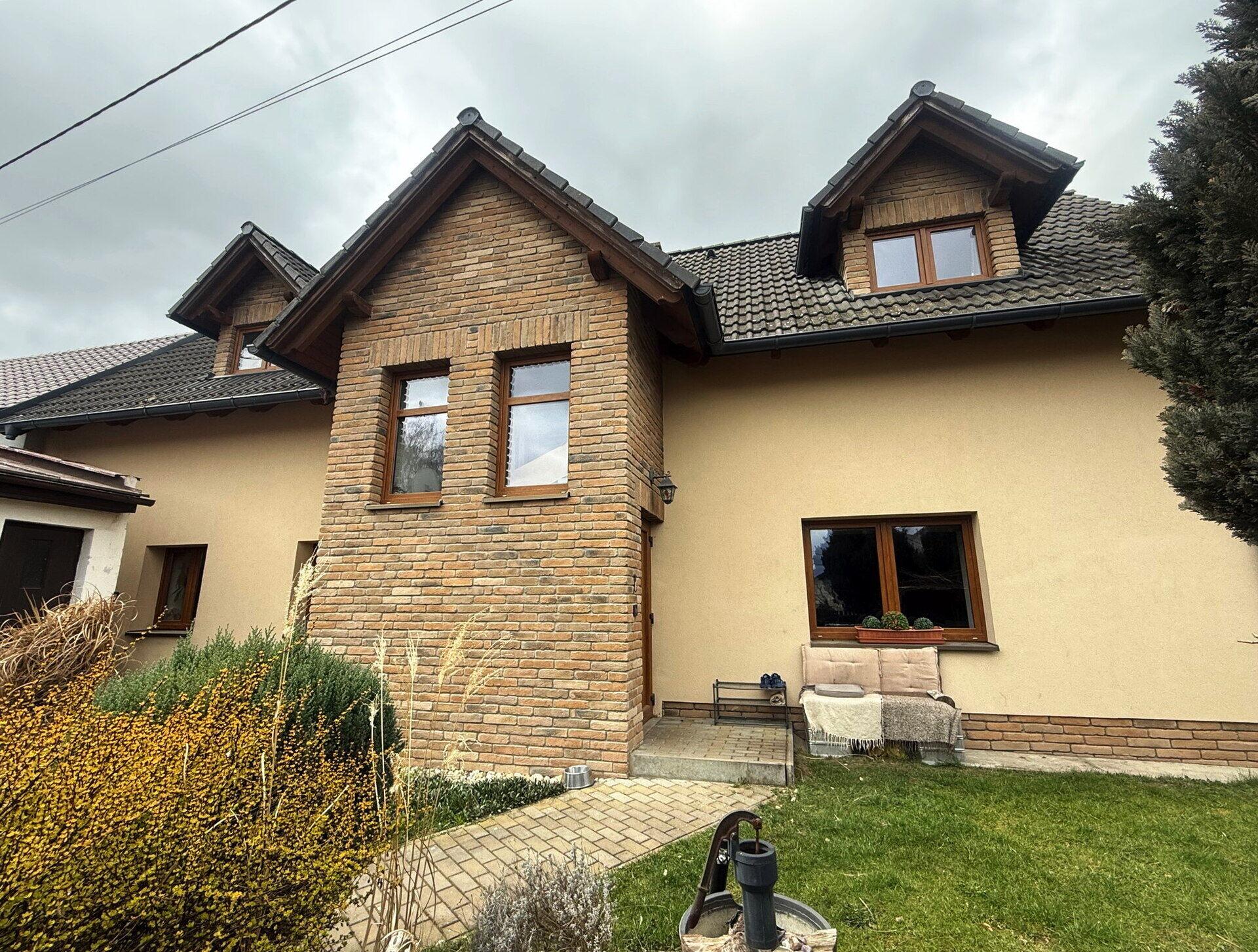 Prodej útulného zrekonstruovaného rodinného domu v Ledcích