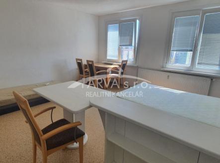 Pronájem bytu, 1+kk, 32 m²