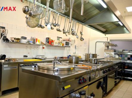 Prodej hotel, 1 600 m²