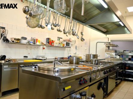 Prodej hotel, 1 600 m²