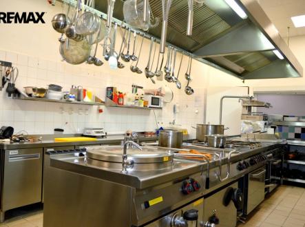 Prodej hotel, 1 600 m²