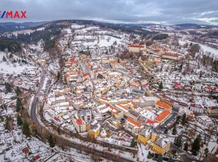 Prodej - nájemní dům, 2 047 m²