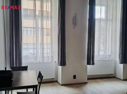 Pronájem bytu, 1+kk, 40 m²