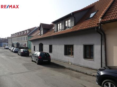 Prodej - nájemní dům, 363 m²
