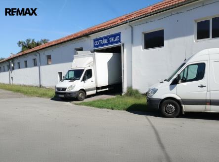 Pronájem jiné komerční nemovitosti, 950 m²