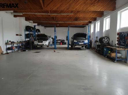 Pronájem jiné, 325 m²