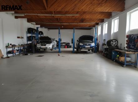 Pronájem jiné komerční nemovitosti, 325 m²
