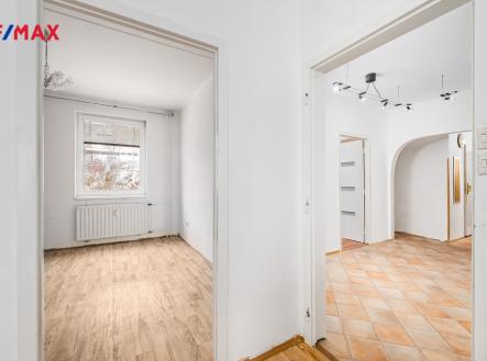 pohled z obývacího prostoru