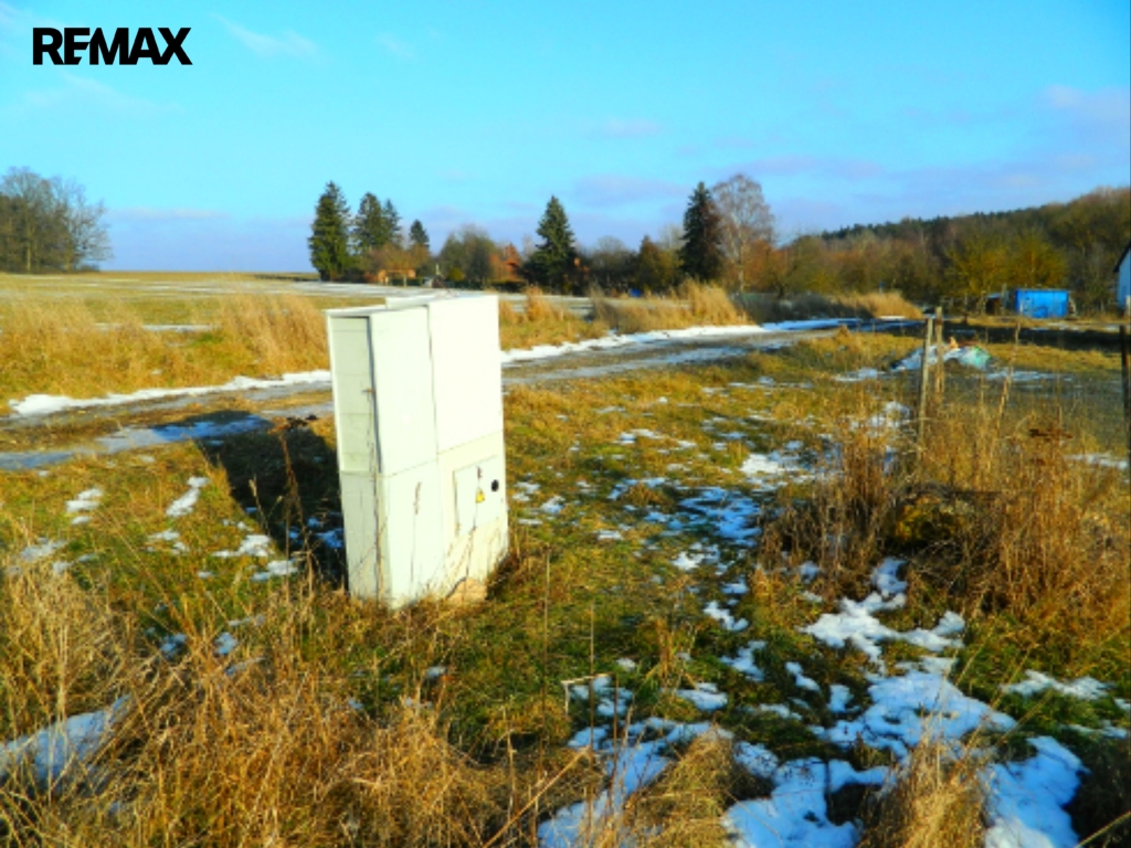 Pohled na účelovou komunikaci.