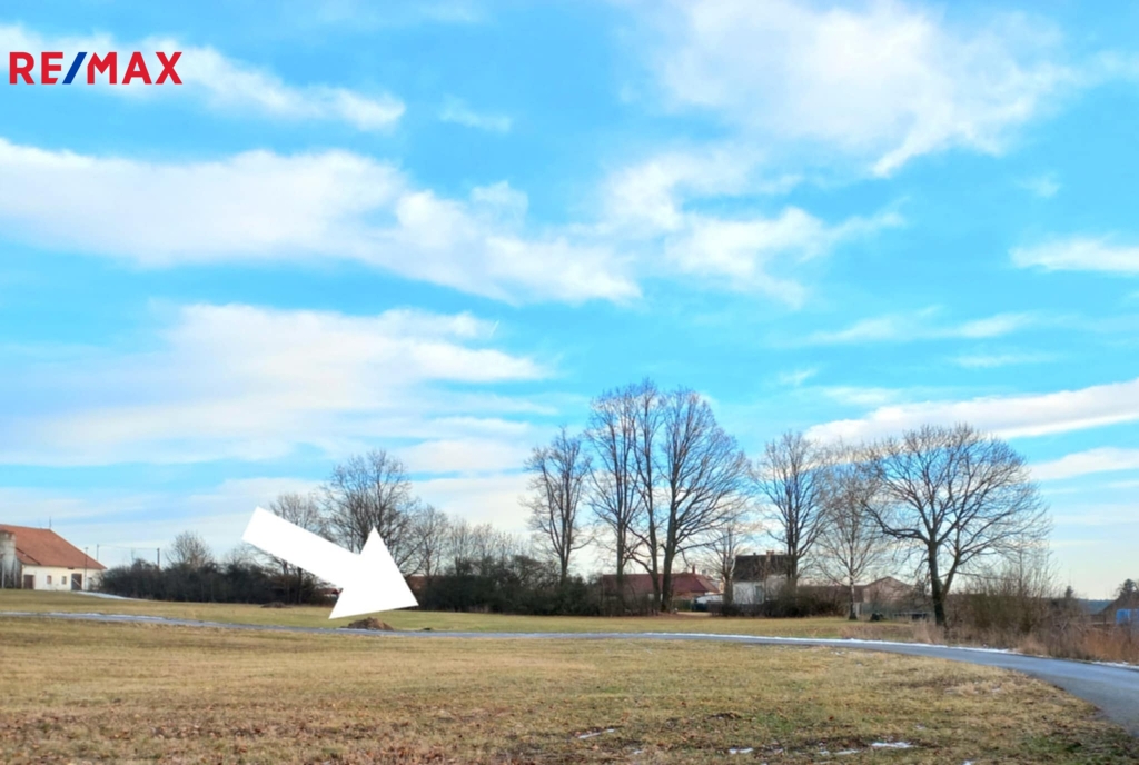 Celkový pohled na pozemek.