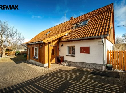 Dům s velkým prostorem a možností využití jako chalupy – Pihovice u Klatov, 209 m2 užitné plochy