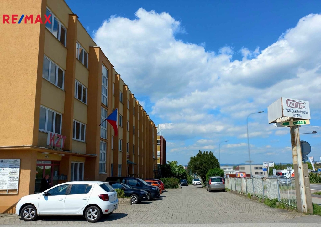 Areál kanceláří na Chýnovské ulici.