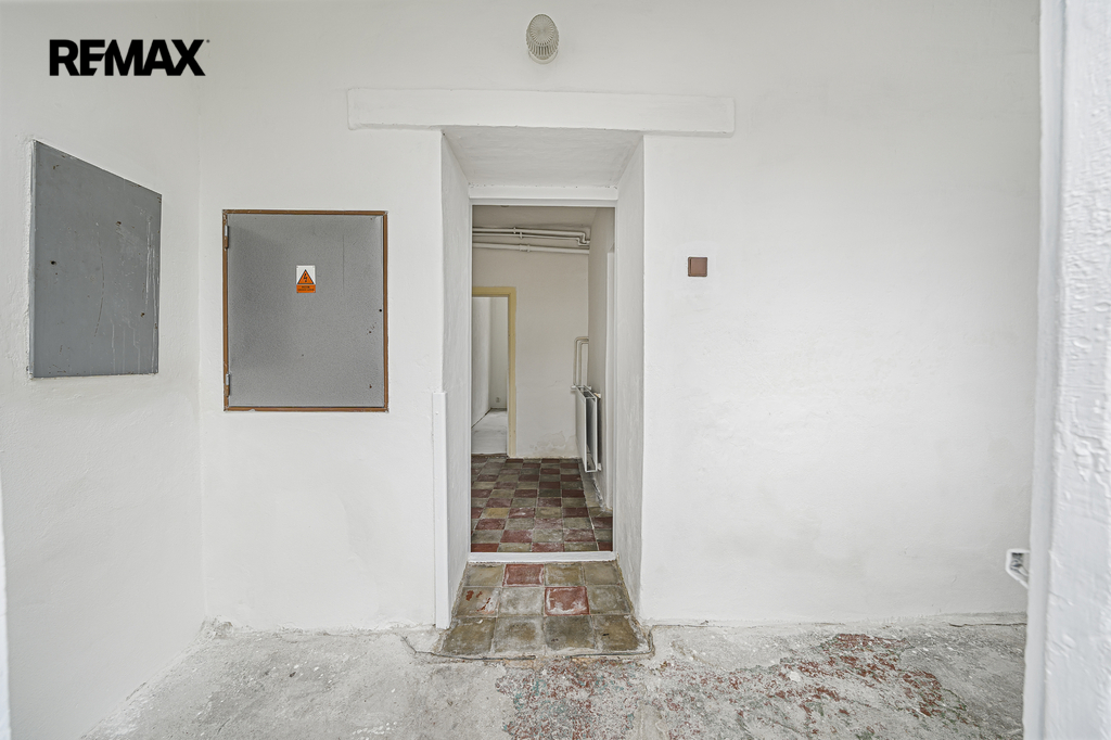 a7408406-copy.jpg