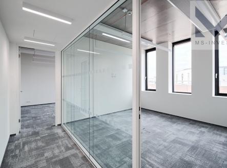 Pronájem kanceláře, 257 m²