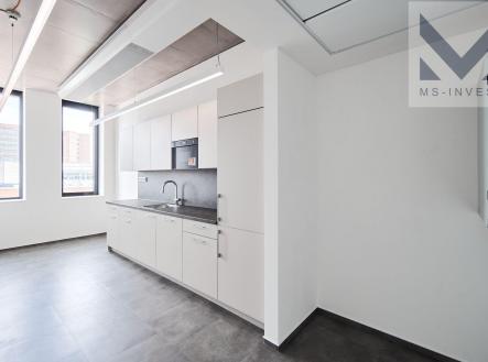 Pronájem kanceláře, 257 m²