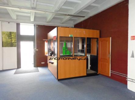 Pronájem obchodní prostor, 635 m²