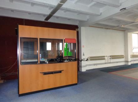 Pronájem obchodní prostory, 635 m²