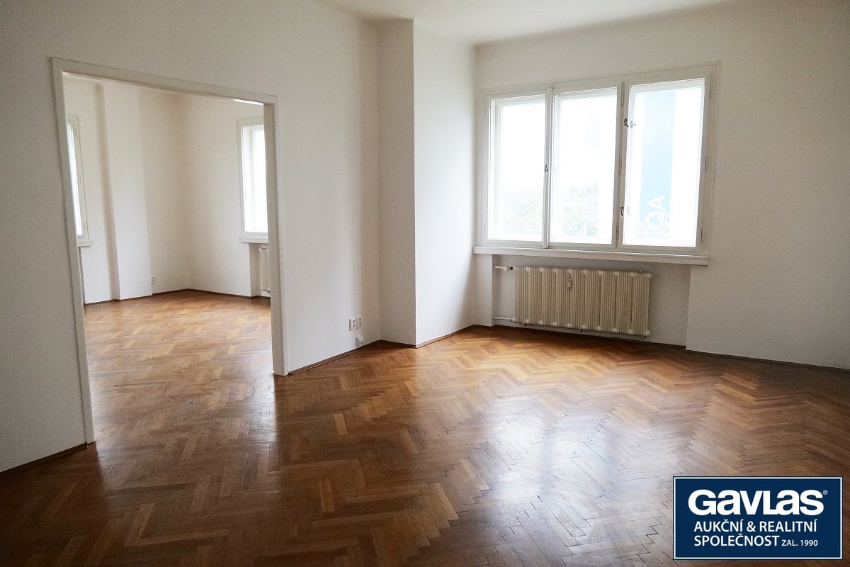 Obývací pokoj - pohled od vstupu