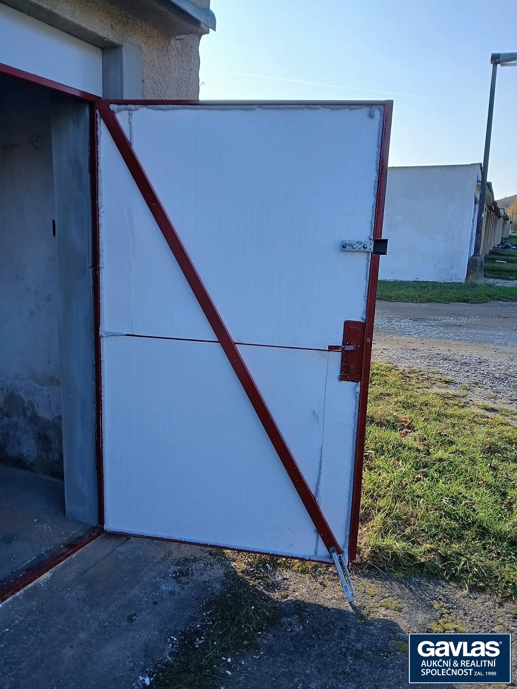 Garáž - pravé křídlo vrat