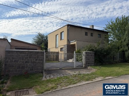Prodej rodinného domu 5+1 se zahradou a garáží, Jedomělice