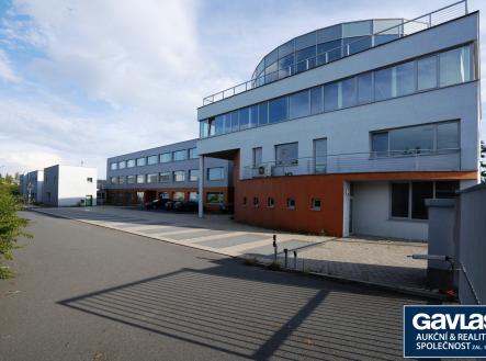Pronájem kanceláře, 400 m²